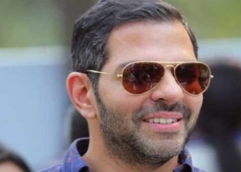 പോളോ മത്സരത്തിനിടെ തേനീച്ച വായിൽ കയറി, കരീഷ്മ കപൂറിന്റെ മുൻ ഭർത്താവിന് ദാരണാന്ത്യം, സഞ്ജയ് കപൂറിനെ പോളോ പ്രേമികൾക്കിടയിൽ പ്രിയങ്കരനാക്കിയത് കുതിരകളോടുള്ള പ്രിയം