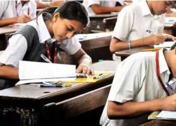 രക്ഷിതാക്കളുടെ ശ്രദ്ധയ്ക്ക്, ഹൈസ്കൂൾ ക്ലാസ് സമയം ഇനി മുതൽ രാവിലെ 9.45 മുതൽ വൈകീട്ട് 4.15 വരെ!! സമയക്രമം അരമണിക്കൂർ കൂട്ടി ഉത്തരവിറക്കി പൊതുവിദ്യാഭ്യാസ വകുപ്പ്, എതിർപ്പുമായി സിപിഐ അധ്യാപക സംഘടനയടക്കം രം​ഗത്ത്