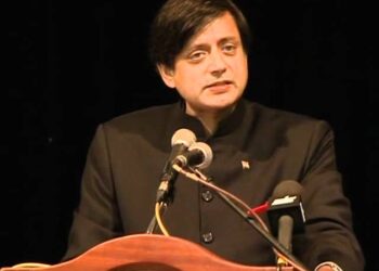 സംഘര്‍ഷം അവസാനിപ്പിക്കണമെന്ന്  ഇന്ത്യയോട് ആവശ്യപ്പെടേണ്ട കാര്യം ആർക്കും ഇല്ല,   പാകിസ്ഥാന്‍  ഭീകര പ്രവര്‍ത്തനങ്ങൾ അവസാനിപ്പിച്ചെങ്കിൽ ഇന്ത്യ വീണ്ടും തിരിച്ചടിക്കും,   നമ്മുടെ തലയ്ക്കു നേരെ തോക്ക് ചൂണ്ടുമ്പോള്‍ മിണ്ടാതിരിക്കില്ലെന്ന് ശശി തരൂർ