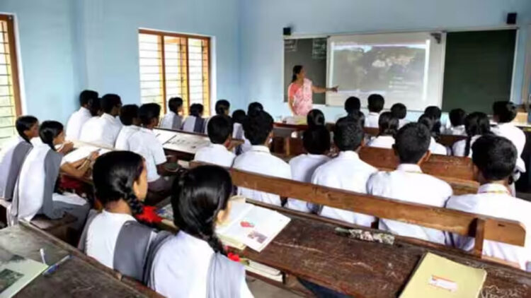 അസാധാരണ നടപടി, വിദ്യാഭ്യാസ വകുപ്പിൽ സമഗ്രമാറ്റം, 67732 അധ്യാപകർക്ക് സ്ഥലംമാറ്റം