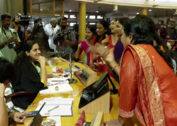 ഹരിത ക‍ർമ സേനാംഗങ്ങളുടെ 3 ലക്ഷം രൂപ തട്ടി? ബിജെപി കൗൺസിലർക്കെതിരെ ആരോപണം; തിരുവനന്തപുരം കോർപറേഷൻ യോഗത്തിൽ ബഹളം