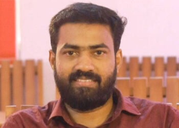 പരാജയ ഭീതിയിൽ യുഡിഎഫ്  എന്ത് ഗതികെട്ട പണിയും ചെയ്യും,  പകൽ വെല്ലുവിളിയും രാത്രി  കാലുപിടിത്തവും, രാഹുൽ- അൻവർ   കൂടിക്കാഴ്ചയെ പരിഹസിച്ച്  വി കെ സനോജ്