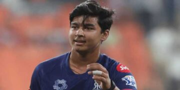 90 ബോളിൽ 190!! ബോളർമാരെ അറഞ്ചം പുറഞ്ചം എടുത്തിട്ടലക്കി സൂര്യവംശി, ഇം​ഗ്ലണ്ടിനെതിരായ മത്സരത്തിൽ ആയുഷ് മാത്രെയ്ക്കൊപ്പം ഇന്നിംഗ്സ് തുറക്കാൻ വൈഭവ് സൂര്യവംശി- വീഡിയോ