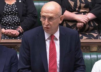 ബ്രിട്ടൻ്റെ രഹസ്യ പദ്ധതി ചോർന്നു…; ആയിരക്കണക്കിന് അഫ്ഗാൻ പൗരന്മാരെ യുകെയിലേക്ക് പുനരധിവസിപ്പിക്കാന്‍ പദ്ധതി തയാറാക്കി… ക്ഷമാപണം നടത്തി ബ്രിട്ടിഷ് പ്രതിരോധ മന്ത്രി