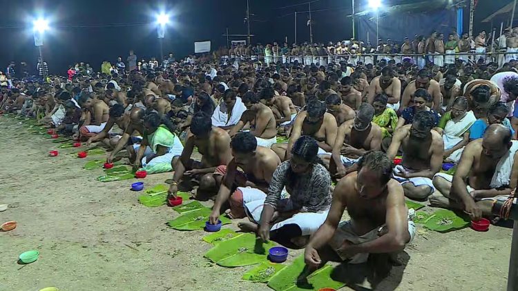 പൂർവിക സ്മരണയിൽ ഇന്ന് കർക്കിടക വാവുബലി; പിതൃതർപ്പണത്തിന് വിവിധയിടങ്ങളിൽ വിപുലമായ സജ്ജീകരണങ്ങൾ