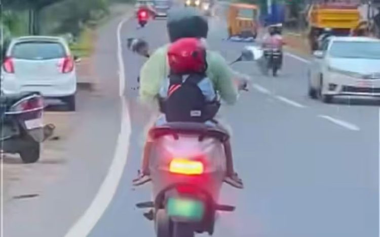 കുഞ്ഞിനൊപ്പം സ്കൂട്ടര്യാത്ര; അമ്മയെ ‘സല്യൂട്ട്’ ചെയ്ത് കേരള പൊലീസ്