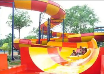 ഒന്നര വയസുകാരിക്കൊപ്പം വാട്ടർ തീം പാർക്കിലെ റൈഡിൽ കയറി അച്ഛൻ, പിടിവിട്ടു നിലത്തുവീണ പിഞ്ചുകുഞ്ഞിന് ദാരുണാന്ത്യം