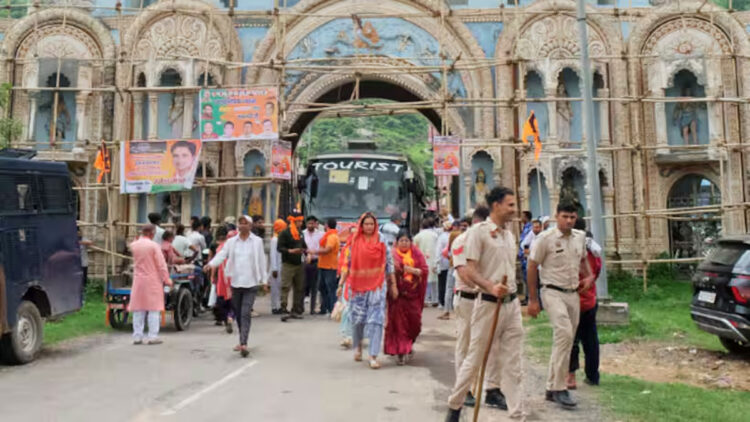സ്കൂളുകൾക്ക് അവധി, ഇന്റർനെറ്റ് റദ്ദാക്കി, 2500 പൊലീസുകാരെ വിന്യസിച്ചു; മതാഘോഷം നടക്കാനിരിക്കെ അതീവ സുരക്ഷ