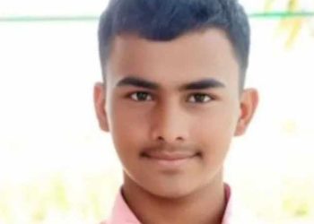 അമ്മ വന്നു വിളിച്ചു, നീറ്റ് പരീക്ഷയ്ക്ക് തയാറെടുത്ത് കൊണ്ടിരുന്ന പതിനാറുകാരൻ ജീവനൊടുക്കി