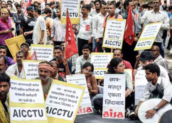 കേരളം പൂർണമായി സ്തംഭിച്ചു, അഖിലേന്ത്യാ പണിമുടക്കിന് സമാപനം