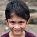 സ്കൂൾ ബസിൽ നിന്നിറങ്ങിയ കുട്ടി അമ്മയുടെ കൈവിട്ട് ഓടി, എതിരെവന്ന മറ്റൊരു സ്കൂൾ ബസിടിച്ച് ആറുവയസുകാരന് ദാരുണാന്ത്യം, അപകടം അമ്മയുടെ കൺമുന്നിൽവച്ച്