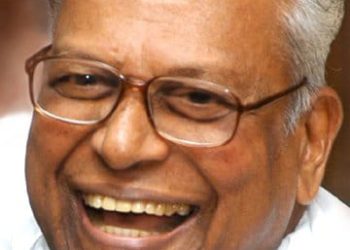 വിഎസിൻ്റെ മൃതദേഹം മറ്റന്നാൾ സംസ്‌കരിക്കും; ഇന്ന് രാത്രി മുതൽ തിരുവനന്തപുരത്ത് പൊതുദർശനം, നാളെ ആലപ്പുഴയിലേക്ക് കൊണ്ടുപോകും