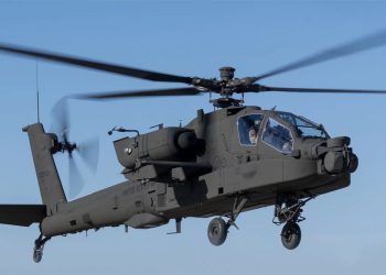 ഇന്ത്യൻ കരസേയ്ക്കുള്ള അപ്പാഷെ ഹെലികോപ്ടറുകൾ ഹിൻഡൻ വിമാനത്താളവത്തിൽ