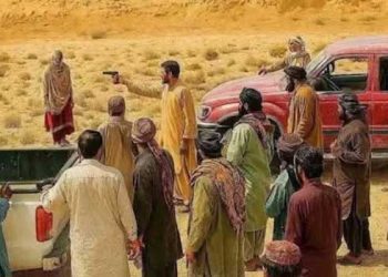 അവിഹിതം ആരോപിച്ച് വധശിക്ഷ വിധിച്ച് ​ഗോത്രതലവൻ!! ദമ്പതികളെ മരുഭൂമിയിലെത്തിച്ച് വെടിവെച്ചു കൊന്നു, 14 പേർ അറസ്റ്റിൽ, കഴിഞ്ഞവർഷം പാക്കിസ്ഥാനിൽ നടന്നത് 405 ദുരഭിമാന കൊലകൾ