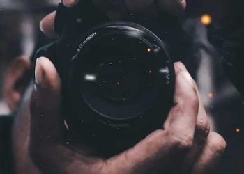 ഭാര്യയെ സംശയം, ഏതു നേരവും നിരീക്ഷിക്കാൻ വീടിനു ചുറ്റും ഒളിക്യാമറ വച്ചു, കാറിന്റെ EMI അടയ്ക്കാൻ ഭാര്യയുടെ കുളിമുറി ദൃശ്യങ്ങൾ പകർത്തി ഭീഷണി, ഗാർഹിക, സ്ത്രീധന പീഡനക്കുറ്റങ്ങൾ ചുമത്തി ഭർത്താവിനെതിരെ കേസ്