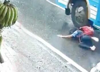 വിദ്യാർഥിനി ഇറങ്ങുന്നതിനു മുൻപ് ബസ് മുന്നോട്ടെടുത്തു, കുട്ടി വീണത് ടാറിട്ട റോഡിൽ, നിർത്താതെ ഓടിച്ചുപോയ ഡ്രൈവറുടെ ലൈസൻസ് സസ്‌പെൻഡ് ചെയ്യുമെന്ന് എംവിഐ, പരാതി കിട്ടിയാൽ കേസ്- പോലീസ്