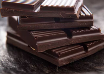 ചോക്ലേറ്റ് കഴിച്ചാലുള്ള ആരോ​ഗ്യ​ഗുണങ്ങൾ