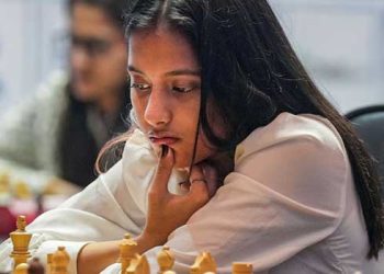 ദിവ്യ ദേശ്മുഖ് ലോക വനിതാ ചെസ് ലോകകപ്പ് കിരീടം നേടുന്ന ആദ്യ ഇന്ത്യക്കാരി, തോൽപിച്ചതു ഇന്ത്യയുടെ തന്നെ കൊനേരു ഹംപിയെ