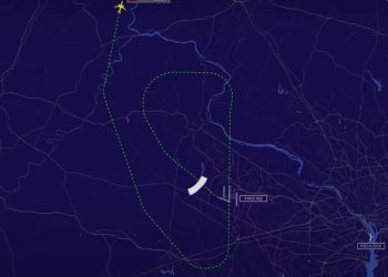 വീണ്ടും അപകടമുനമ്പിൽ ഡ്രീംലൈനർ വിമാനം! പറന്നുയർന്ന ഉടൻ എഞ്ചിൻ തകരാറിലായി, രണ്ടര മണിക്കൂർ വട്ടമിട്ട് തിരിച്ചിറക്കി