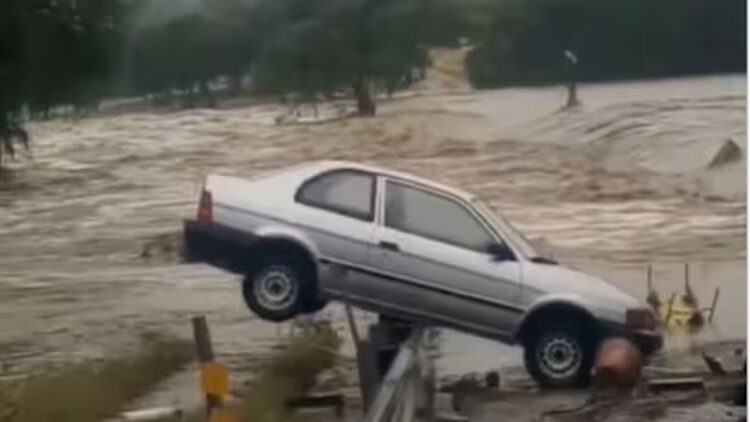 ടെക്സാസിൽ പ്രളയത്തിൽ മരണം 109 ആയി, 160 ലേറെ പേരെ കാണാനില്ല; മണിക്കൂറകൾക്കുള്ളിൽ പെയ്തത് ഒരു മാസം ലഭിക്കുന്ന മഴ !