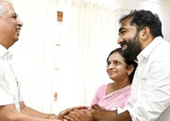 നിമിഷ പ്രിയ നിരപരാധിയാണെന്ന് ഉമ്മൻചാണ്ടിക്ക്‌ ബോധ്യപ്പെട്ടിരുന്നു, അവരെ മോചിപ്പിക്കാൻ നോക്കി, നിമിഷയെ രക്ഷിക്കാൻ സാധ്യമായതെല്ലാം ചെയ്യണം, ​ഗവർണറെ സന്ദർശിച്ച് ഉമ്മൻചാണ്ടിയുടെ ഭാര്യ