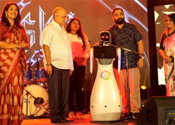 ടെക്കോസ റോബോട്ടിക്സുമായി സഹകരിച്ചുണ്ടാക്കിയ നേട്ടം, എഐ പവർഡ് ഹ്യൂമനോയിഡ് റോബോട്ട് നിർമിച്ച് വിദ്യാർത്ഥികൾ