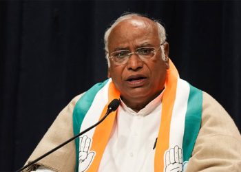 ആർഎസ്എസും ബിജെപിയും വിഷം പോലെയാണ്, വിഷം രുചിച്ചാൽ നിങ്ങൾ ഇല്ലാതെയാകും!! പ്രധാനമന്ത്രിയുടെ ജോലി നുണ പറയുന്നത് മാത്രം- മല്ലികാർജുൻ ഖാർഗെ