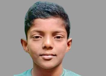 മണിക്കൂറുകൾക്കു മുൻപ് താൻ പോയ ടൂർ വിശേഷങ്ങൾ പങ്കുവച്ച പൊന്നുമകൻ ജീവനോടെയില്ലായെന്നറിയാതെ അമ്മ!! വിദേശത്തുള്ള ഭാര്യയെ മകന്റെ മരണം എങ്ങനെ അറിയിക്കുമെന്നറിയാതെ നെഞ്ചുപൊട്ടി മനു, മിഥൻ തേവലക്കര ബോയ്സ് ഹൈസ്കൂളിലേക്ക് എത്തിയത് ഒരുമാസം മുൻപ്