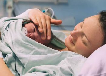 ഗർഭിണിയാണെന്ന് അറിഞ്ഞത് പ്രസവത്തിനു 17 മണിക്കൂർ മുൻപ്: വ്യത്യസ്തമായ അനുഭവം പങ്കുവച്ച് യുവതി