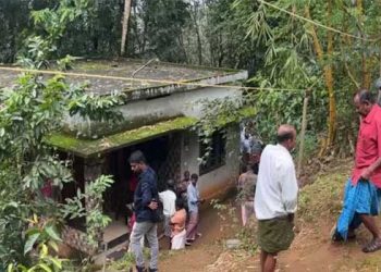 തലയിൽനിന്നു രക്തം വാർന്ന നിലയിൽ നിലത്ത് ചുമരിനോട് ചേർന്ന് തറയിൽ ഭാര്യയുടെ മൃതദേഹം!! ഏരൂരിൽ ദമ്പതികൾ വീട്ടിൽ മരിച്ചനിലയിൽ, ഇരുവരും തമ്മിൽ എന്നും വഴക്കെന്ന് അയൽക്കാർ