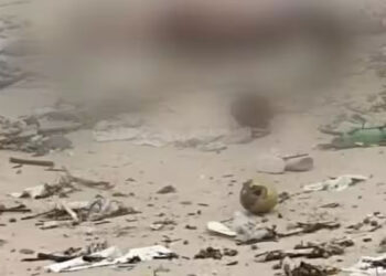 അനുസരണയില്ല, അനുമതിയില്ലാതെ രാത്രി വൈകി പുറത്ത് പോയി, മരുമകളെ കൊന്ന് ചാക്കിൽ കെട്ടി വഴിയിൽ തള്ളി ഭർത്താവിന്റെ മാതാപിതാക്കൾ