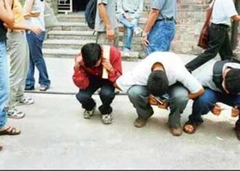 റാ​ഗിങ്ങ്: ഡാൻസു കളിക്കാൻ തയാറാകാത്ത പ്ലസ് വൺ വിദ്യാർഥിയെ സീനിയർ വിദ്യാർഥികൾ ഇടവഴിയിൽ വച്ച് അടിച്ചുവീഴ്ത്തി, നിലത്തിട്ട് ചവിട്ടി!! പരുക്കേറ്റ വിദ്യാർഥി ആശുപത്രിയിൽ