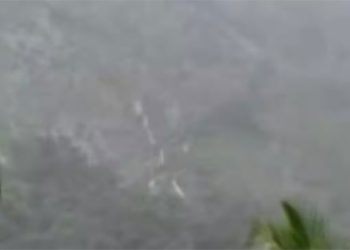 രാവിലെ മുതല്‍ കനത്ത മഴ, മണ്ണാത്തിയേറ്റ് മലയില്‍ മണ്ണിടിച്ചില്‍; കുടുംബങ്ങളെ മാറ്റിപ്പാര്‍പ്പിച്ചു