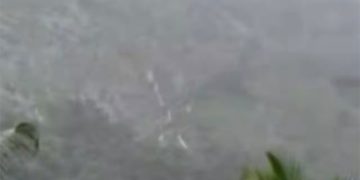 രാവിലെ മുതല് കനത്ത മഴ, മണ്ണാത്തിയേറ്റ് മലയില് മണ്ണിടിച്ചില്; കുടുംബങ്ങളെ മാറ്റിപ്പാര്പ്പിച്ചു