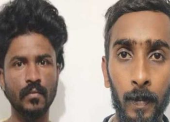 പതിനാറുകാരിയായ സ്‌കൂൾ വിദ്യാർഥിനിയെ മാതാപിതാക്കളില്ലാത്ത നേരത്തു വീട്ടിൽ നിന്നു തട്ടിക്കൊണ്ടുപോയി മദ്യം നൽകി കൂട്ടബലാത്സം​ഗത്തിനിരയാക്കി, മാനന്തവാടി സ്വദേശികളായ രണ്ട് യുവാക്കൾ അറസ്റ്റിൽ