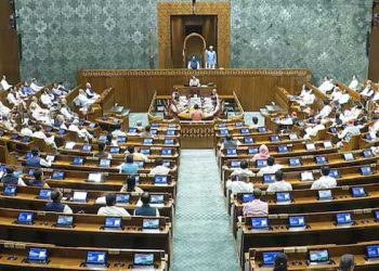 ഓപ്പറേഷൻ സിന്ദൂർ 16 മണിക്കൂർ ചർച്ചക്ക് തുടക്കം, ചർച്ചയ്ക്ക് താൽപര്യമില്ലെന്ന് ശശിതരൂർ