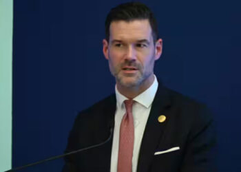 16കാരനായ മകൻ തീവ്ര വലതുപക്ഷ ഗ്രൂപ്പുകളുമായി ബന്ധമുണ്ടെന്ന് സ്വീഡൻ കുടിയേറ്റകാര്യ മന്ത്രി, രാജി വയ്ക്കണമെന്ന് പ്രതിപക്ഷം