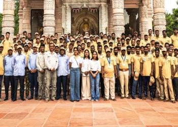 100ലധികം ആന പാപ്പാന്മാർ പങ്കെടുക്കുന്ന വൻതാര ഗജസേവക് സമ്മേളനത്തിന് തുടക്കം