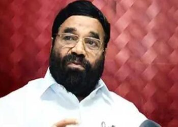 ‘എന്തേ മന്ത്രി വന്ന് ഉരുട്ടിയിട്ടതാണോ മെഡിക്കൽ കോളേജ് കെട്ടിടം? വിമാന അപകടം നടന്നാൽ ഉടൻ പ്രധാനമന്ത്രി രാജി വയ്ക്കണം എന്നാണോ’? പരിഹസിച്ച് മന്ത്രി വിഎൻ വാസവൻ