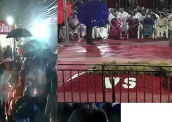 തോരാ മഴയിലും തൊണ്ടപൊട്ടുമാറ് വിപ്ലവ നക്ഷത്രത്തിന് മുഖ്യാവാക്യം വിളികളുമായി അണികൾ, വിഎസ് അന്ത്യവിശ്രമത്തിനായി വലിയ ചുടുകാട്ടിലേക്ക്‌