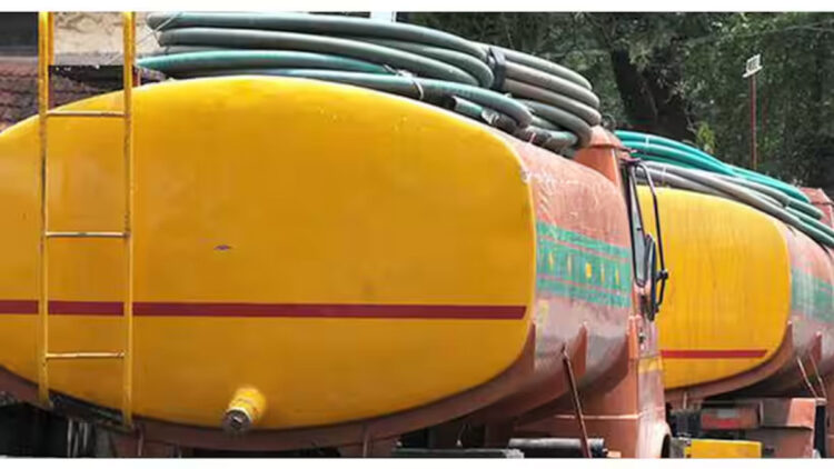 ഗുരുവായൂരിലെ ലോഡ്ജുകളിൽ നിന്ന് പൈപ്പിൽ ഭൂമിക്കടിയിലൂടെ പ്ലാൻറിലെത്തിക്കുന്നതിന് പുറമേ ടാങ്കറിലും മാലിന്യമെത്തിക്കാൻ തീരുമാനം, പ്രതിഷേധം