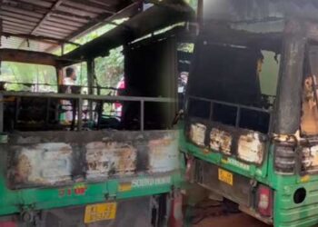 15 കാരിയായ മകളുടെ പിന്നാലെ നടന്നു ശല്യം ചെയ്യൽ, ചോദ്യം ചെയ്ത പിതാവിന്റെ വീട്ടുമുറ്റത്തുകിടന്ന ഓട്ടൊ കത്തിച്ച് യുവാക്കളുടെ പ്രതികാരം, രണ്ടു പേർ അറസ്റ്റിൽ