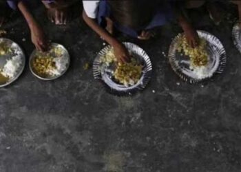 സർക്കാർ സ്കൂളിൽ വിദ്യാർഥികൾക്ക് തെരുവുനായ നക്കിയ ഭക്ഷണം വിളമ്പി!! ഭക്ഷണം കഴിച്ച 78 കുട്ടികൾക്ക് ആന്റി റാബിസ് വാക്സിനെടുത്തു