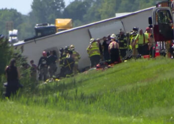 ന്യൂയോർക്കിൽ ബസ് മറിഞ്ഞ് 5 മരണം; ബസില് ഇന്ത്യക്കാരും, അപകടം നയാഗ്ര വെള്ളച്ചാട്ടം കണ്ട് മടങ്ങുമ്പോള്