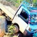 ക്യാൻസർ ബാധിച്ച് മരിച്ച മകളുടെ 41-ാം ചരമദിനച്ചടങ്ങിനു സാധനങ്ങളുമായി വന്ന ലോറി വീട്ടുമുറ്റത്തേക്കു മറിഞ്ഞ് അമ്മയ്ക്ക് ദാരുണാന്ത്യം, ലോറി മറിഞ്ഞത് വീട്ടുമുറ്റത്ത് തുണി അലക്കുകയായിരുന്ന അമ്മയുടെ ദേഹത്തേക്ക്, അപകടത്തിൽ കൈകൾ മുറിഞ്ഞുമാറി