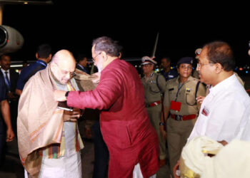 അമിത്ഷായുടെ സുരക്ഷഡ്യൂട്ടിക്ക് മദ്യപിച്ചെത്തിയെന്ന് സംശയം, കെഎപി ബറ്റാലിയനിലെ ഉയർന്ന ഉദ്യോഗസ്ഥനെ മാറ്റി,കൊച്ചി പൊലീസ് അന്വേഷണം തുടങ്ങി