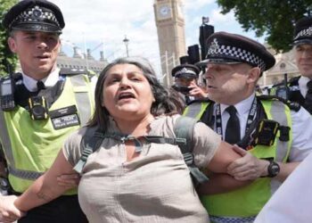 ‘പലസ്തീൻ ആക്ഷൻ’ തീവ്രവാദ സംഘടന!! ലണ്ടനിൽ നിരോധനമേർപ്പെടുത്തിയതിൽ സംഘർഷം, കൂട്ട അറസ്റ്റ്, 466 പേർ പിടിയിൽ