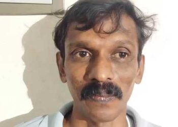 ആകെയുള്ളത് മകൾ കൊടുക്കുന്ന തുച്ഛമായ തുക മാത്രം, പണം ചോദിച്ചു, കൊടുത്തില്ല!! വൃദ്ധ മാതാപിതാക്കളെ കൊലപ്പെടുത്തിയ ശേഷം വകവരുത്തിയെന്ന് അയൽക്കാരെ അറിയിച്ചു- പ്രതിയെ പിടികൂടിയത് ബാറിൽ നിന്ന്