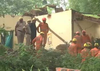 ഡൽഹി ദർഗയിലെ അപകടം: 6പേർ കൊല്ലപ്പെട്ടു; ഏഴ് പേർ കുടുങ്ങിക്കിടക്കുന്നു; പരിക്കേറ്റവരിൽ നാല് വയസുള്ള കുട്ടിയും