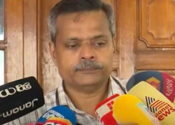 സാമ്പത്തിക പ്രതിസന്ധിയല്ല കാരണം!! പറയാൻ എനിക്ക് നാണക്കേടുണ്ട്… കത്ത് അടിക്കാനുള്ള പേപ്പർ വരെ ഞാൻ പൈസ കൊടുത്ത് വാങ്ങണം, അവിടെ പ്രിന്റ് എടുക്കാനുള്ള പേപ്പർ പോലുമില്ല, അത്രയും വലിയ ഗതികേടാണ്… ചോദിക്കുന്നതു രോഗിയെ ജീവിതത്തിലേക്ക് തിരിച്ചുകൊണ്ടുവരാനുള്ള ഉപകരണമാണ്’- ഡോ. ഹാരിസ്